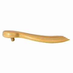 Crafted by Totally Bamboo, this salad serving set features a wooden design made from Moso bamboo. With a curved, elongated shape and four prongs, it is designed to mimic the soothing touch of a hand. It includes a small peg for easy gripping, similar to the natural feel of salad hands.