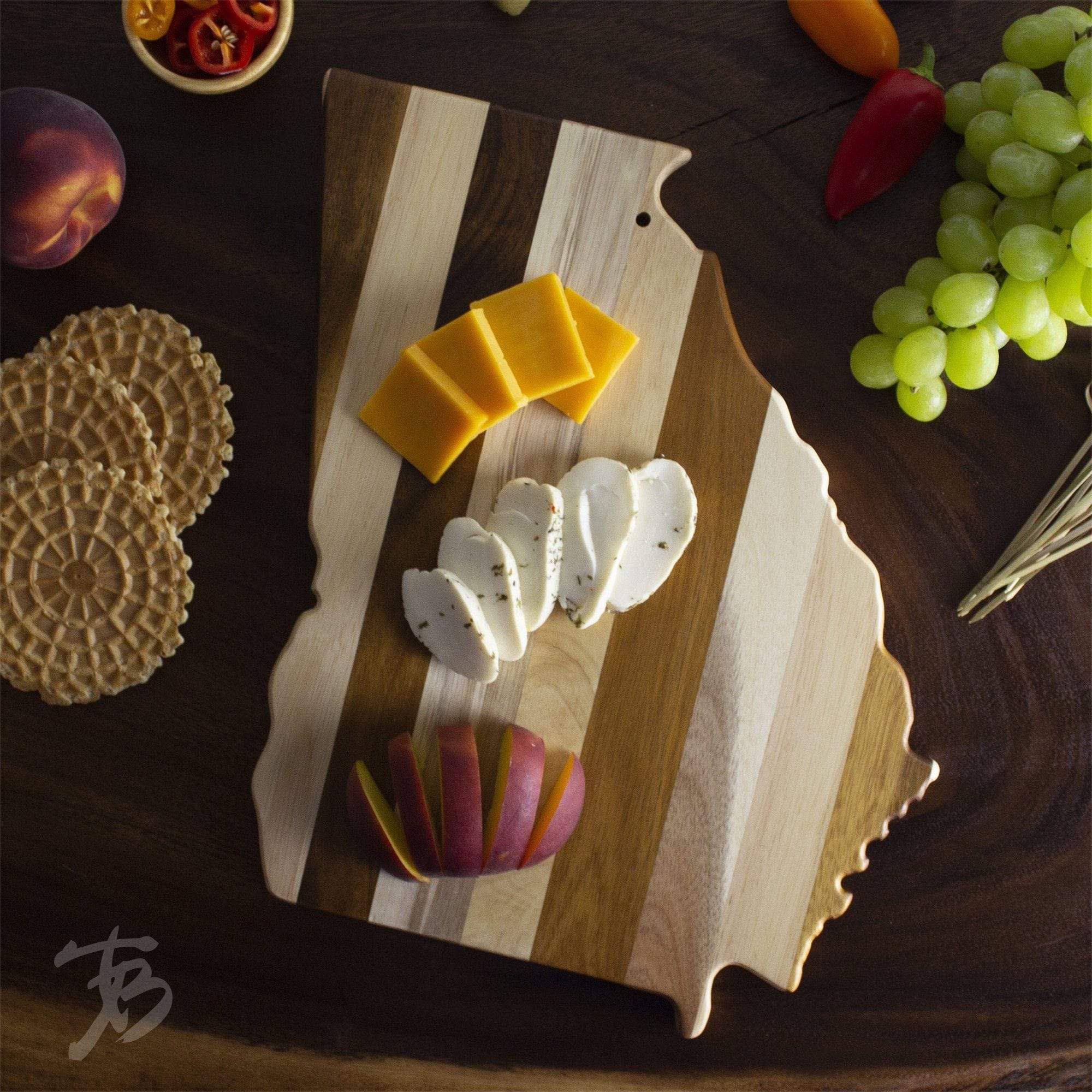 https://totallybamboo.com/cdn/shop/products/rock-branchr-shiplap-series-georgia-state-shaped-wood-serving-and-cutting-board-totally-bamboo-250888.jpg?v=1627883295